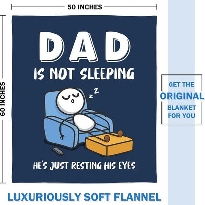 🎉 Father’s Day Special Deal: ONLY ￡7.99!!🎁“Dad’s Not Sleeping… Just Resting His Eyes” Blanket 🛋️💤  Ultra-Soft, UK-Made Flannel – The Perfect Gift from Kids ❤️