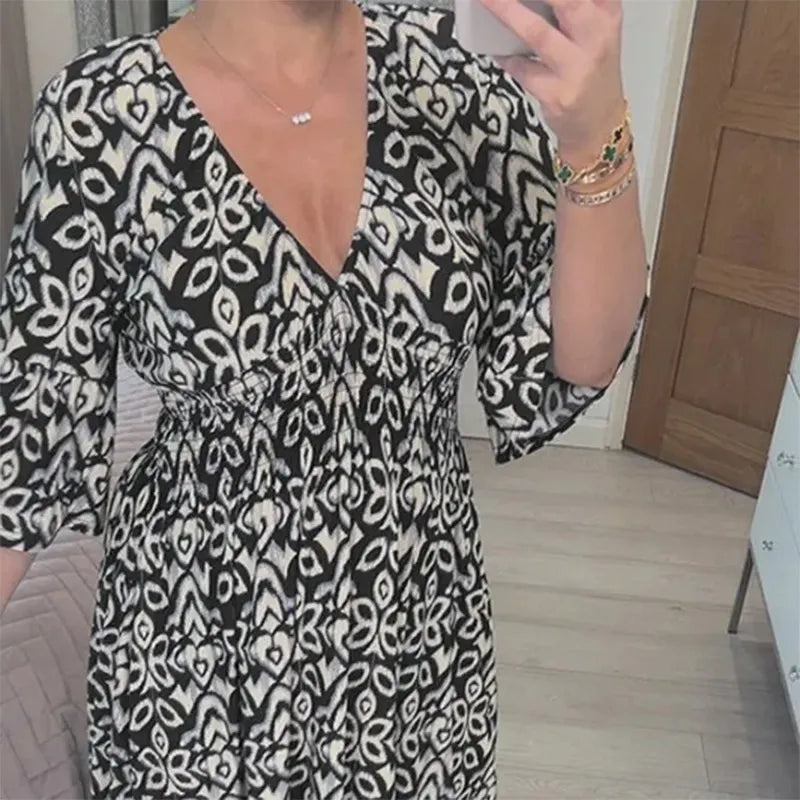 🔥2026 Hot Sale🔥  V-neck Floral Seaside Holiday Dress